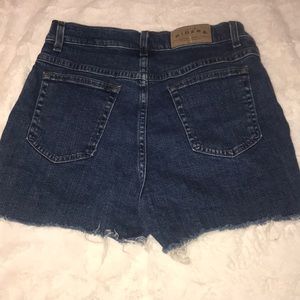 Vintage Hi-Waist jean shorts